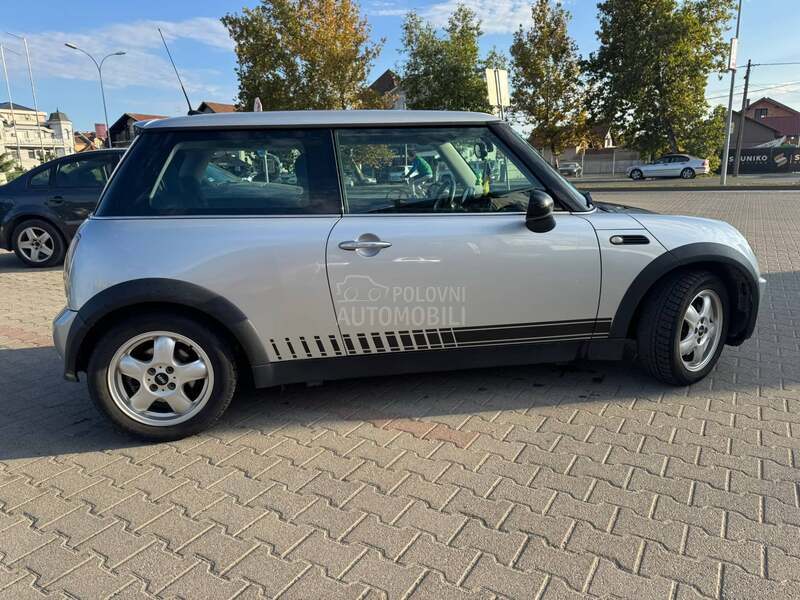 MINI One 