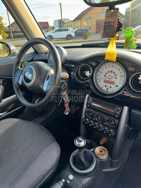 MINI One 
