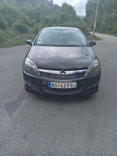 Opel Astra H GTC