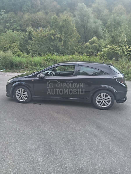 Opel Astra H GTC