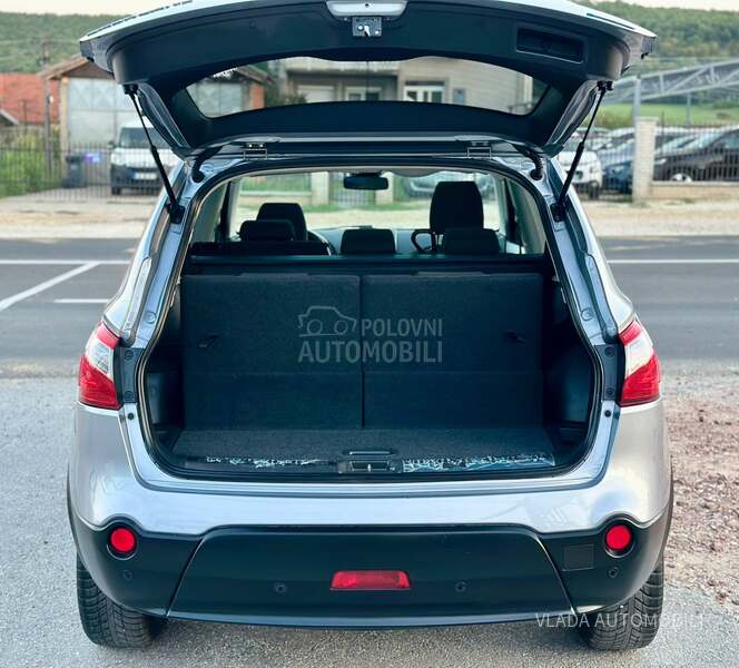Nissan Qashqai + 2 1.5 DCI BAS DOBAR