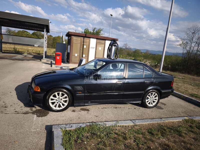 BMW 318 E36