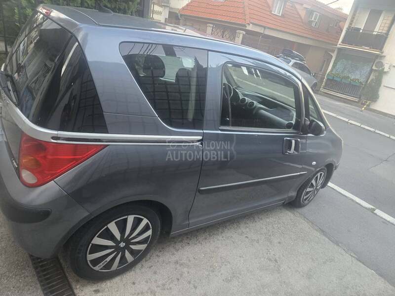 Peugeot 1007 1,4 Trendy