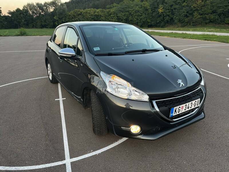 Peugeot 208 