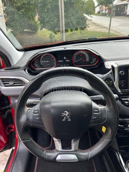 Peugeot 2008 GT-line N.O.V. Peugeot 2008 GT-line N.O.V.