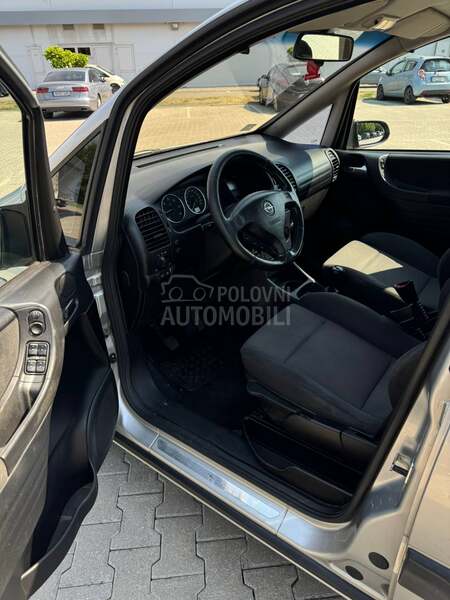 Opel Zafira 