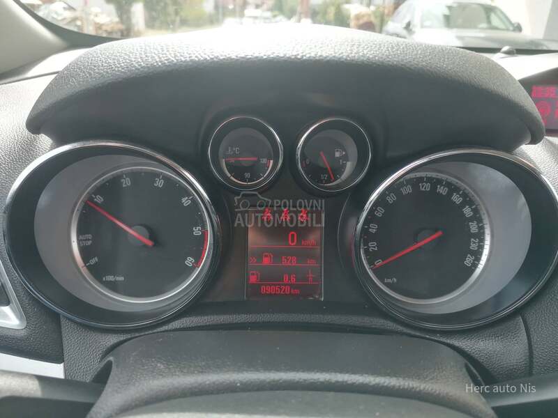 Opel Mokka 1.6cdti 4x4 DRIVE CH