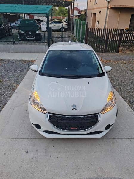 Peugeot 208 