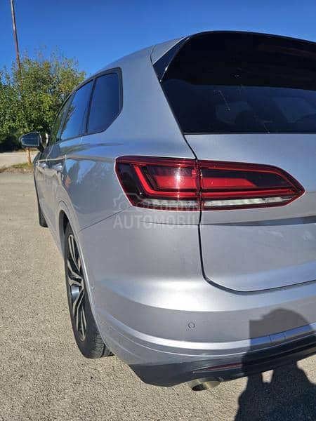 Volkswagen Touareg 3.0 V6 R-LINE/VAZDUH Volkswagen Touareg 3.0 V6 R-LINE/VAZDUH