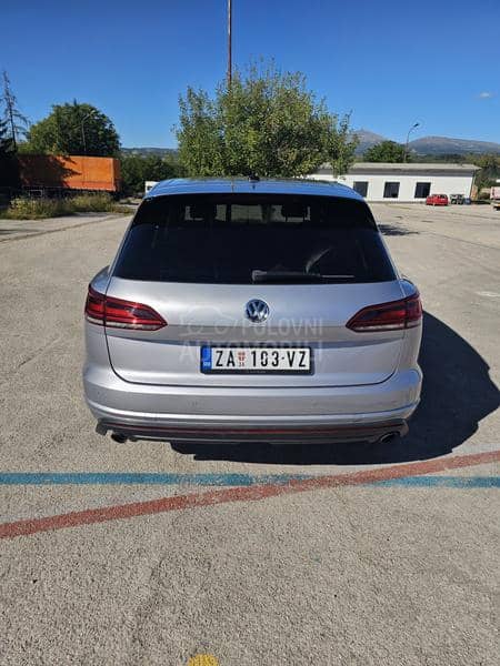 Volkswagen Touareg 3.0 V6 R-LINE/VAZDUH Volkswagen Touareg 3.0 V6 R-LINE/VAZDUH