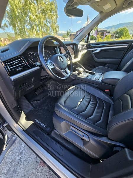 Volkswagen Touareg 3.0 V6 R-LINE/VAZDUH Volkswagen Touareg 3.0 V6 R-LINE/VAZDUH