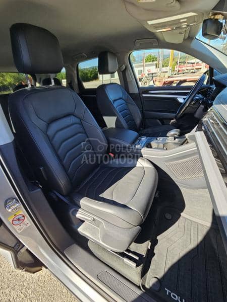 Volkswagen Touareg 3.0 V6 R-LINE/VAZDUH Volkswagen Touareg 3.0 V6 R-LINE/VAZDUH