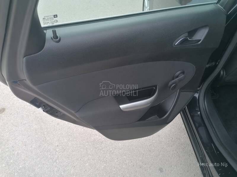 Opel Astra J 1.4i ESSENTIA CH