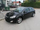 Opel Astra J 1.4i ESSENTIA CH