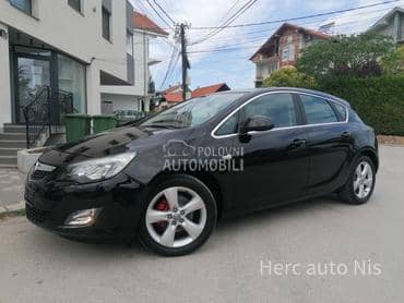 Opel Astra J 1.4i ESSENTIA CH