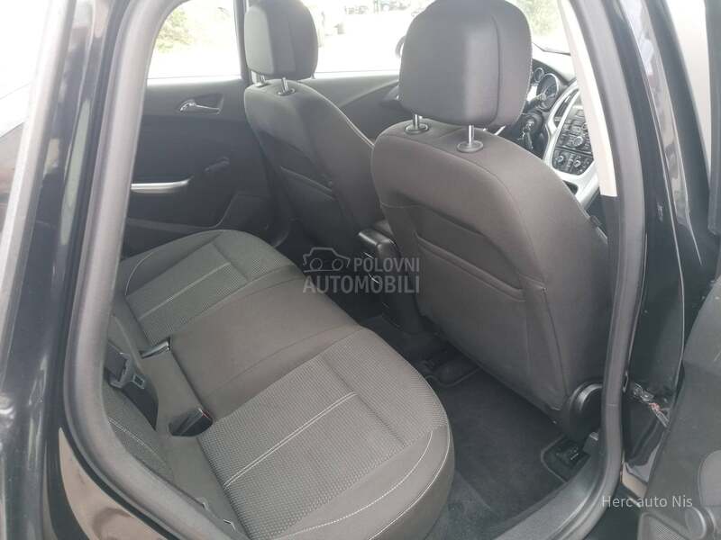Opel Astra J 1.4i ESSENTIA CH