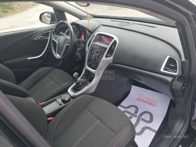 Opel Astra J 1.4i ESSENTIA CH