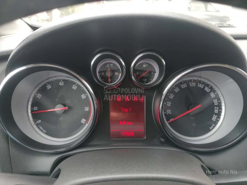 Opel Astra J 1.4i ESSENTIA CH