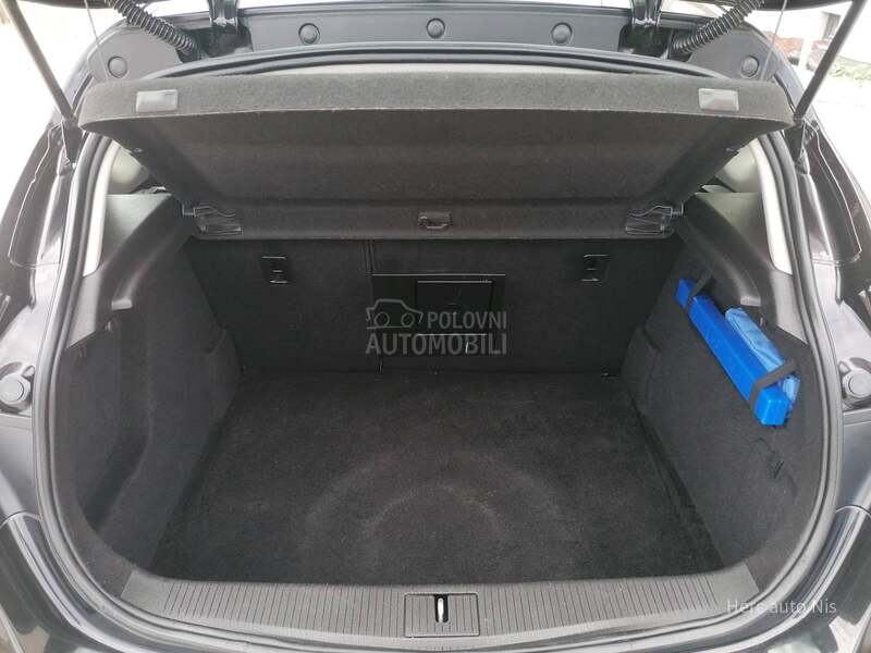 Opel Astra J 1.4i ESSENTIA CH