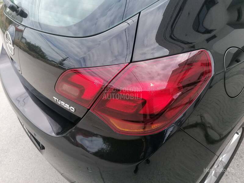 Opel Astra J 1.4i ESSENTIA CH
