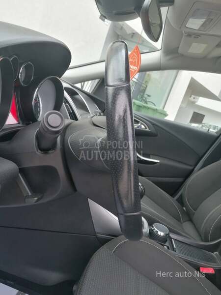 Opel Astra J 1.4i ESSENTIA CH