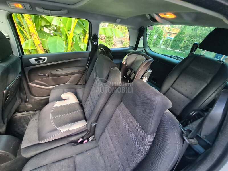 Peugeot 307 7 sedista