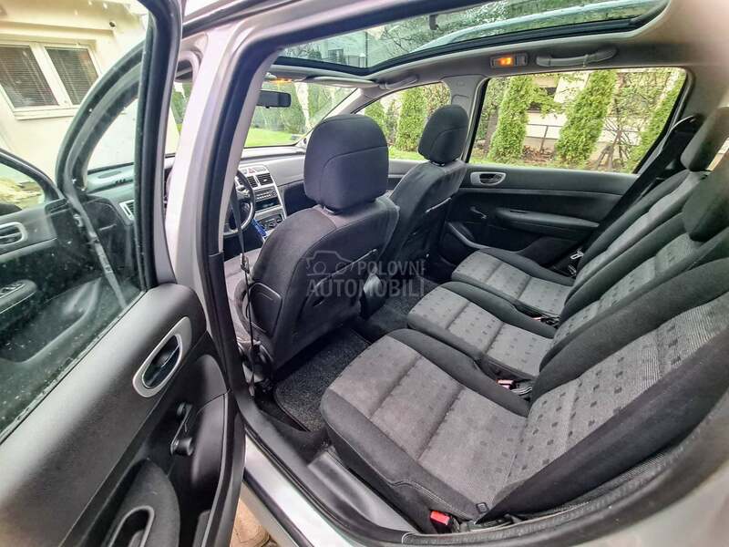 Peugeot 307 7 sedista