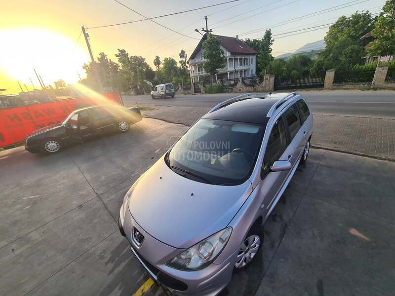 Peugeot 307 7 sedista