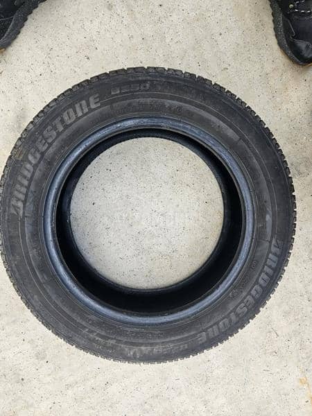 Bridgestone 185/60 R15 Letnja