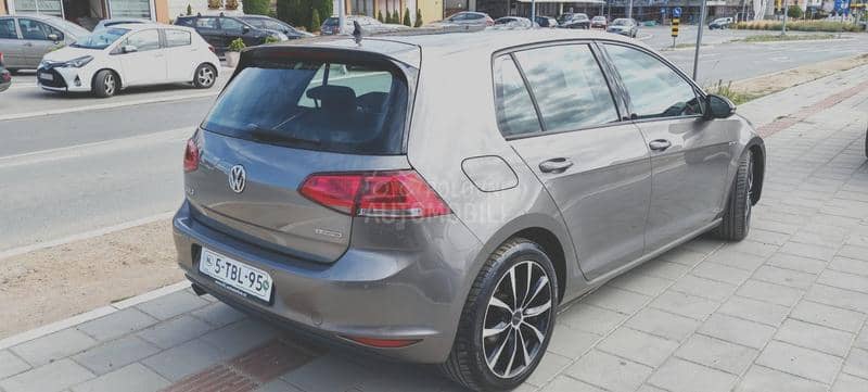 Volkswagen Golf 7 1.6 TDI BLUEMOTION