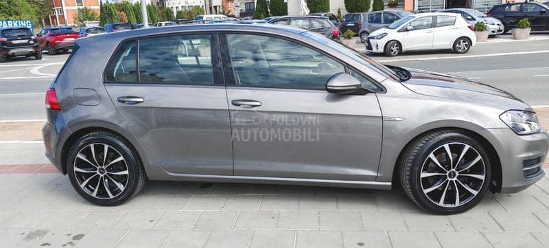 Volkswagen Golf 7 1.6 TDI BLUEMOTION
