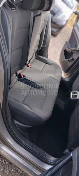 Volkswagen Golf 7 1.6 TDI BLUEMOTION