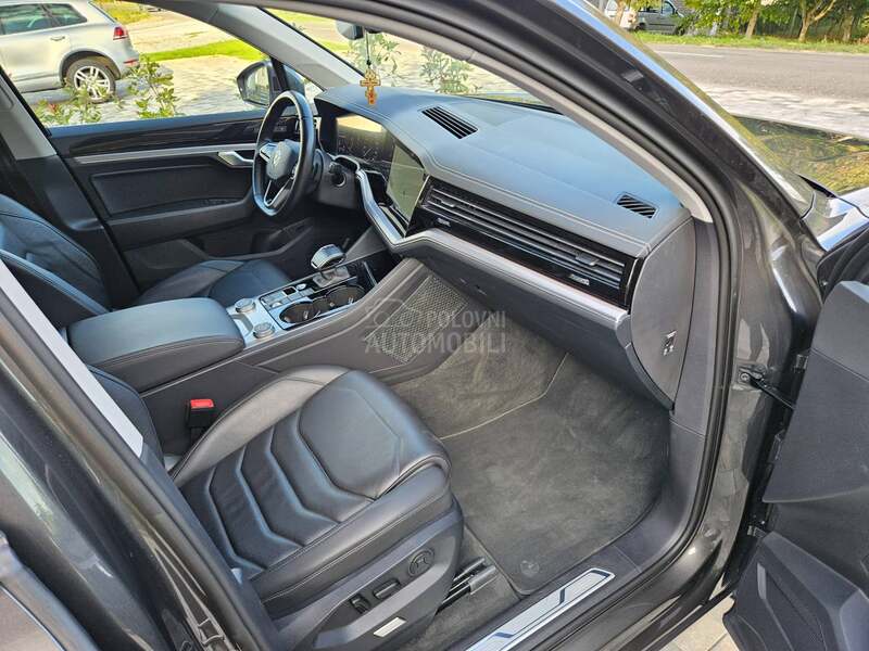 Volkswagen Touareg 3.0TDI VazduhVirtual