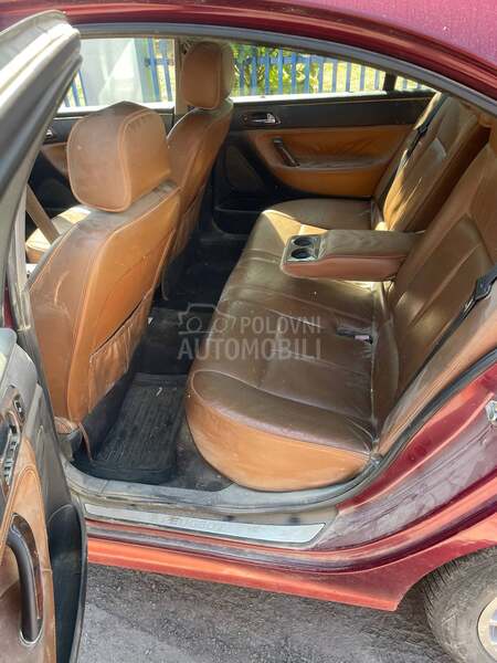 Peugeot 607 
