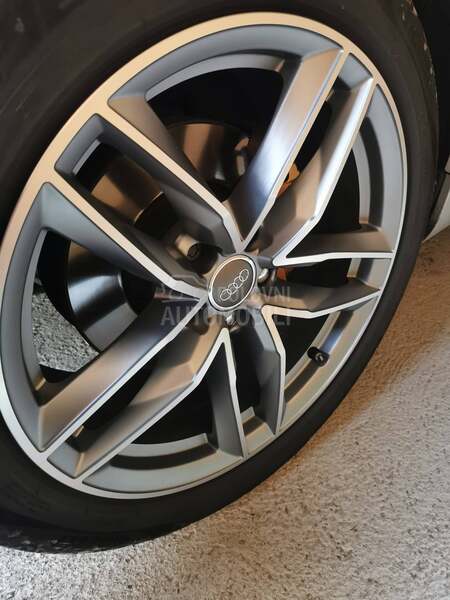 Audi A8 3.0Tdi S line