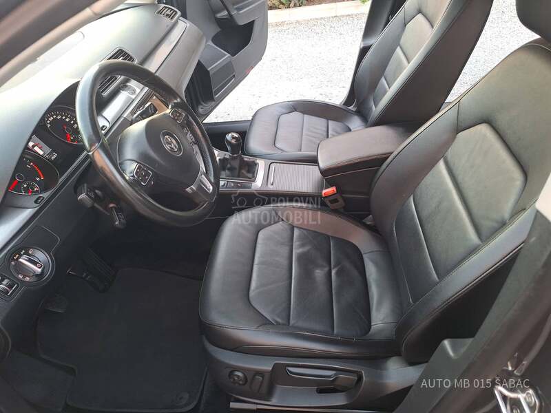Volkswagen Passat B7 1.6 TDI HIGHLINE