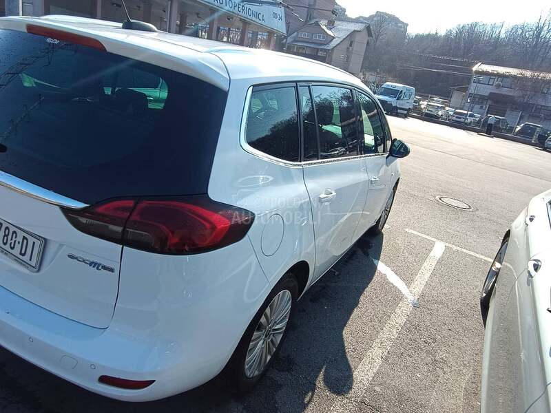 Opel Zafira 