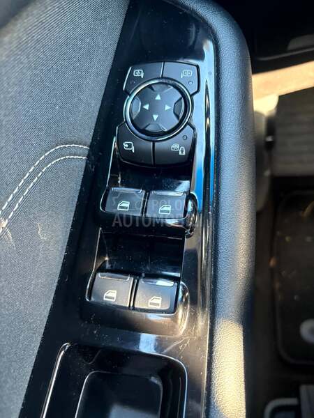 Ford Edge 2.0 TDCI TiTANiJUM