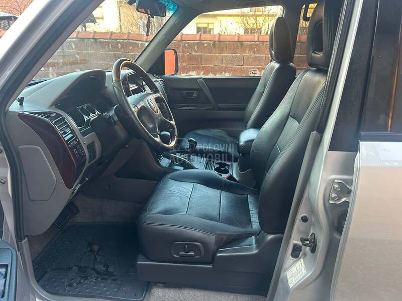 Mitsubishi Pajero 7 Sedista Reg NOV