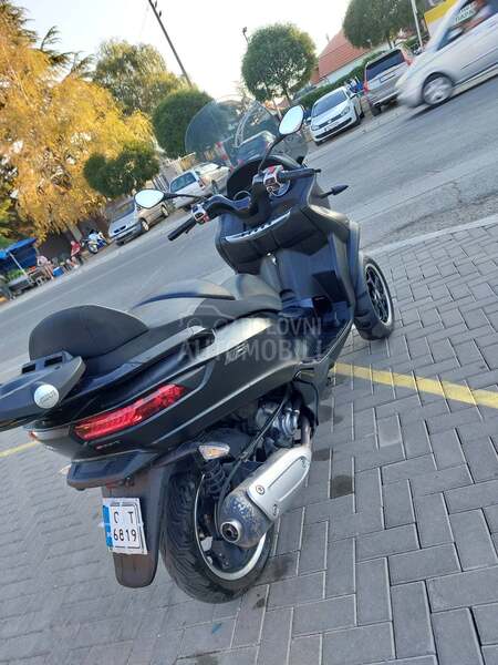 Piaggio Mp3 B kategorija