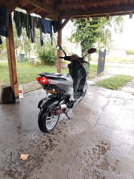 Peugeot speedfight 3