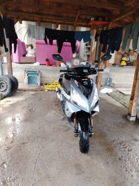 Peugeot speedfight 3