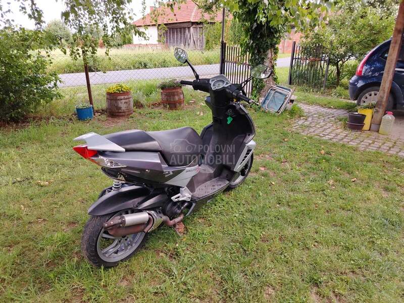 Peugeot speedfight 3