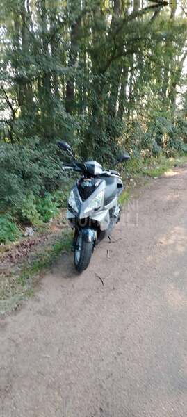 Peugeot speedfight 3