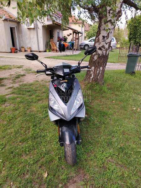 Peugeot speedfight 3
