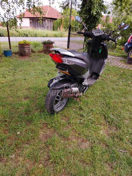 Peugeot speedfight 3