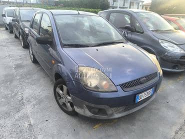 Ford Fiesta 2006. god. -  kompletan auto u delovima