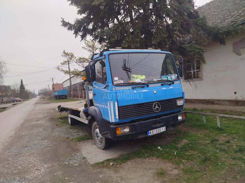 Mercedes Benz 809