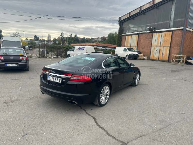 Jaguar XF 