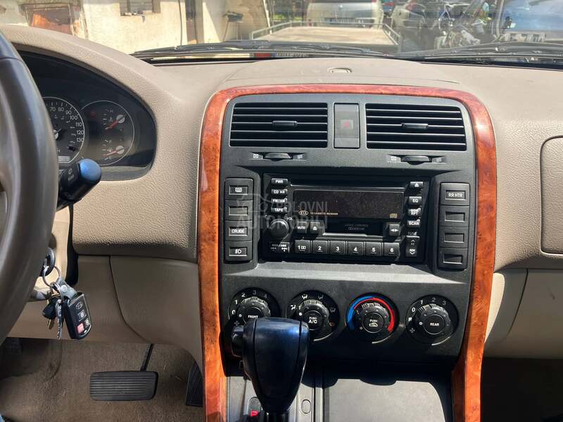 Kia Carnival 2005. god. -  kompletan auto u delovima